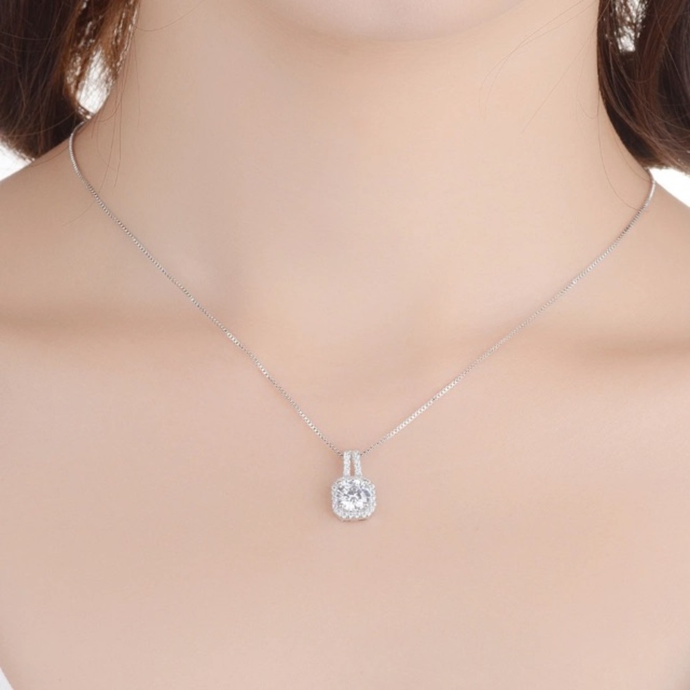 NEW!💙💎PAVE!PRETTY! ZIRCON! NECKLACE!💎💙SILVERY! - Picture 4 of 8